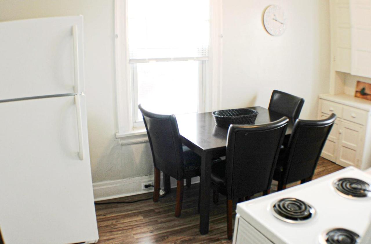 Steps Away From Hospital - 2 Queen Bed - City View Питсбърг Екстериор снимка